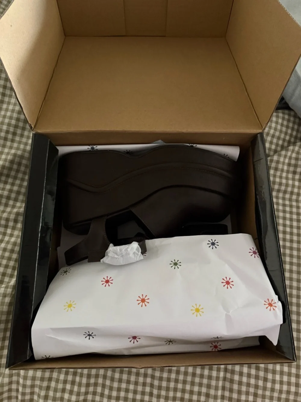 Chunky 90s Platform Clogs in Dark Brown - Picture 4 of 5